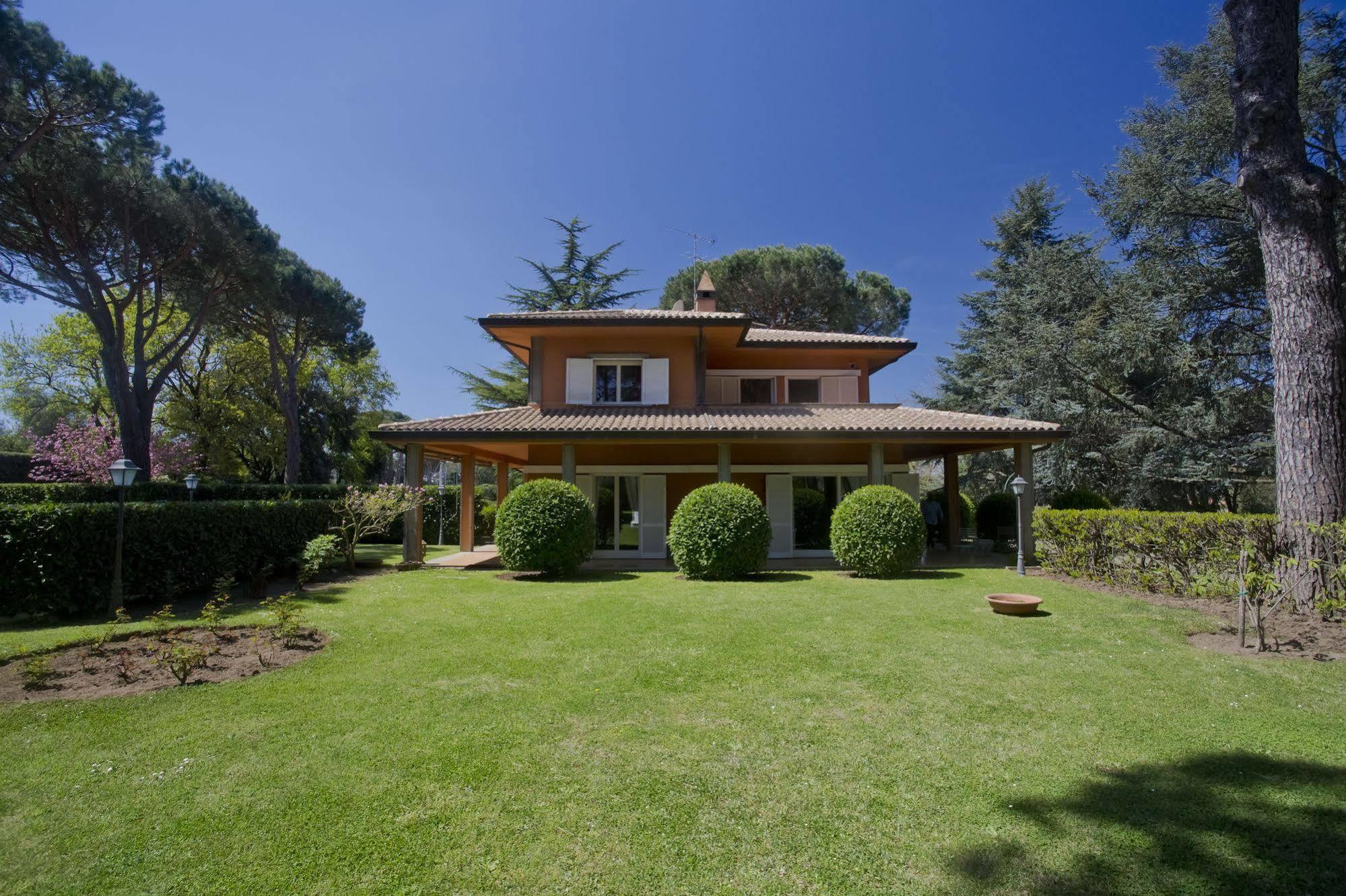 Via Pierre Villa Ciampino Exterior photo